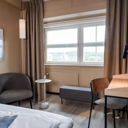 斯坦德古尔冈品质酒店 4*